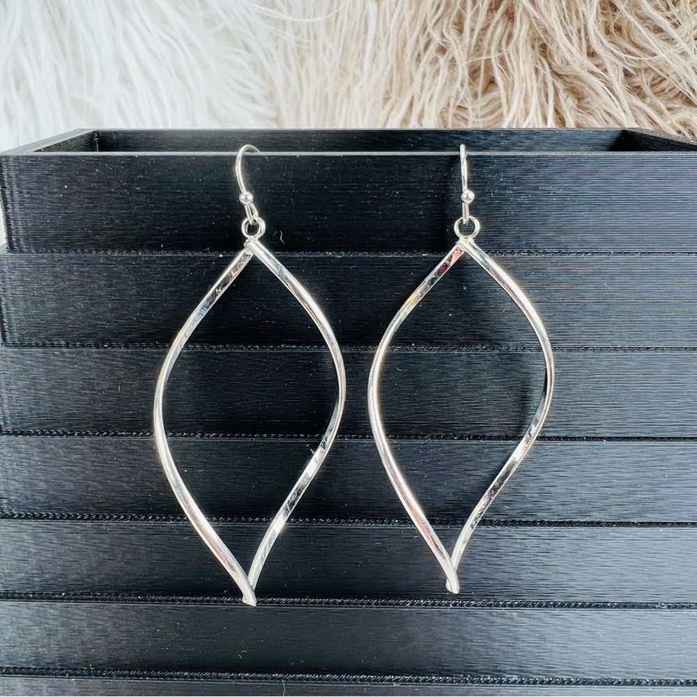 Silvertone Light Weight Pierced Dangle Earrings - image 2